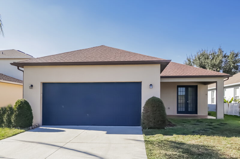 2,650/Mo, 2309 Abey Blanco Dr Orlando, FL 32828 Garage View