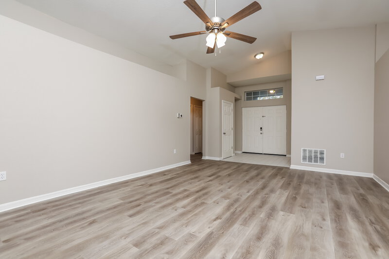 2,395/Mo, 827 High Pointe Cir Minneola, FL 34715 Living Room View 2