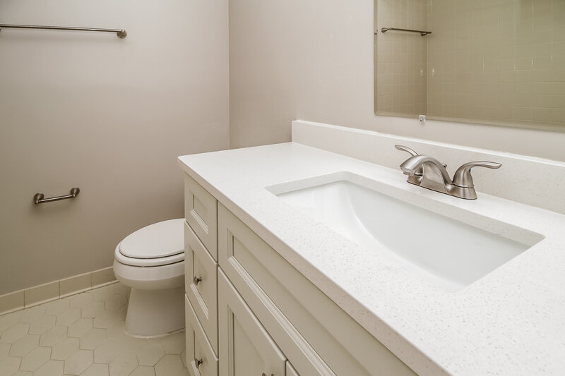 2,490/Mo, 783 Evert Ct Winter Springs, FL 32708 Main Bathroom View