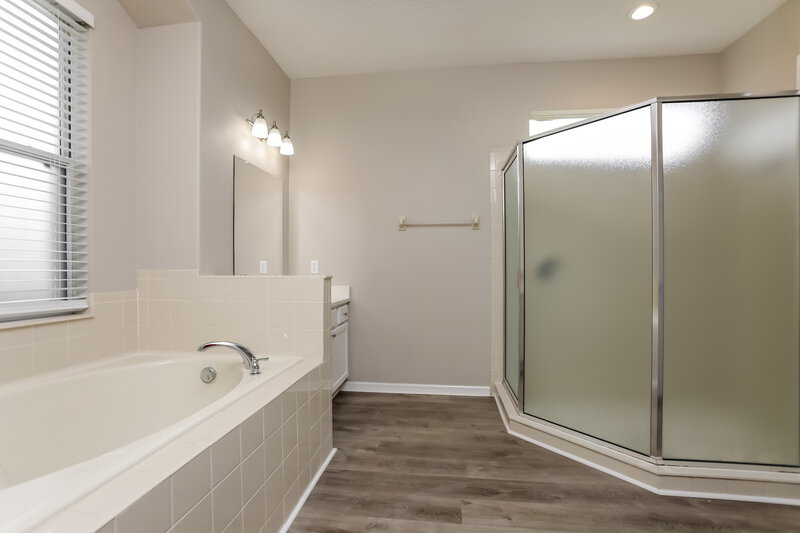 2,865/Mo, 3140 Pawleys Loop N Saint Cloud, FL 34769 Main Bathroom View