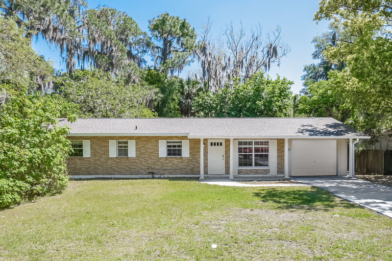 1,895/Mo, 923 N Grove St Eustis, FL 32726 External View