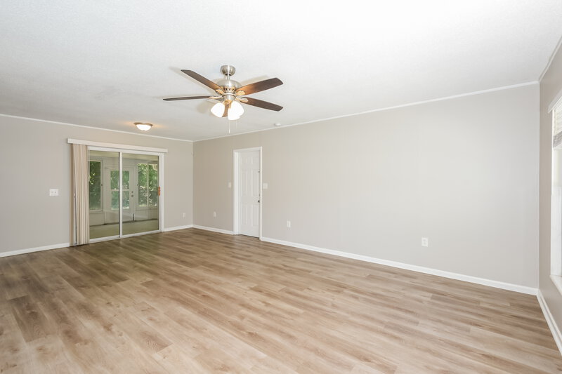 1,895/Mo, 923 N Grove St Eustis, FL 32726 Misc View 3