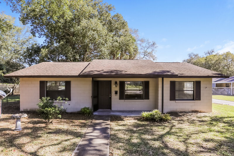 1,835/Mo, 502 N Simpson St Mount Dora, FL 32757 External View