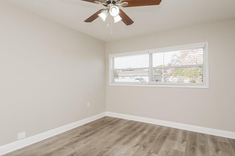 2,410/Mo, 2022 Valencia Cir Kissimmee, FL 34741 Main Bedroom View