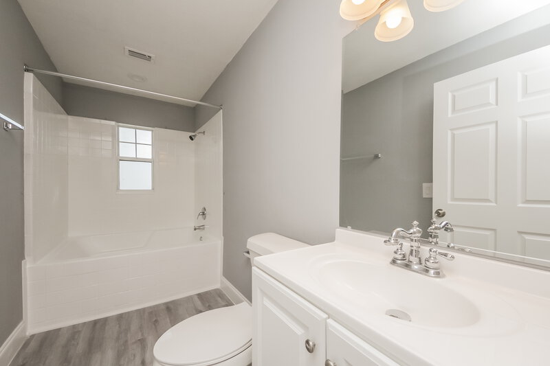 2,410/Mo, 2022 Valencia Cir Kissimmee, FL 34741 Bathroom View