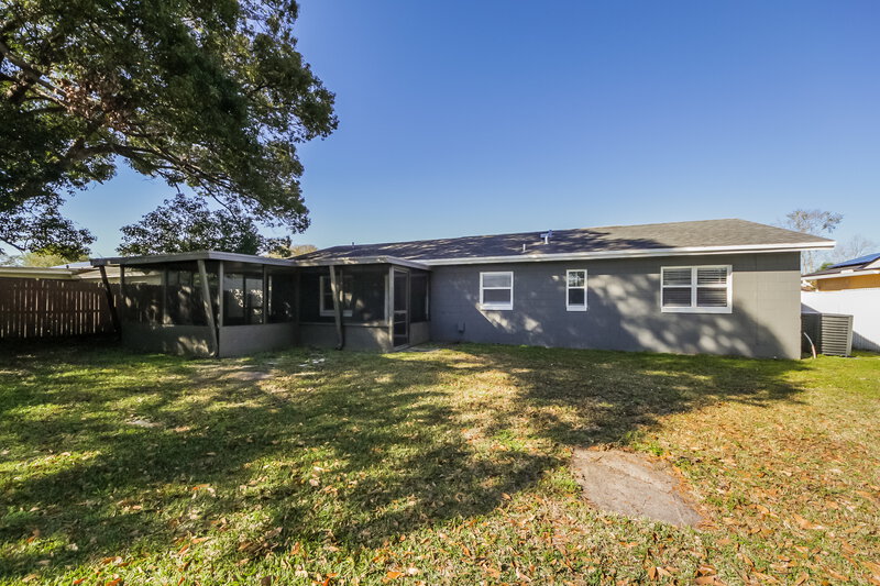 2,410/Mo, 2022 Valencia Cir Kissimmee, FL 34741 Rear View