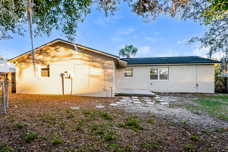 2,280/Mo, 500 Sunrise Dr Casselberry, FL 32707 Rear View 2