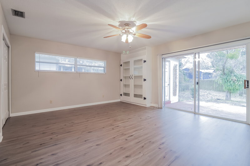 2,120/Mo, 417 E Hillcrest St Altamonte Springs, FL 32701 Living Room View