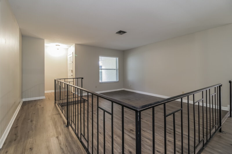 2,120/Mo, 417 E Hillcrest St Altamonte Springs, FL 32701 Family Room View
