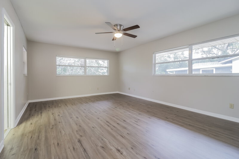 2,120/Mo, 417 E Hillcrest St Altamonte Springs, FL 32701 Main Bedroom View