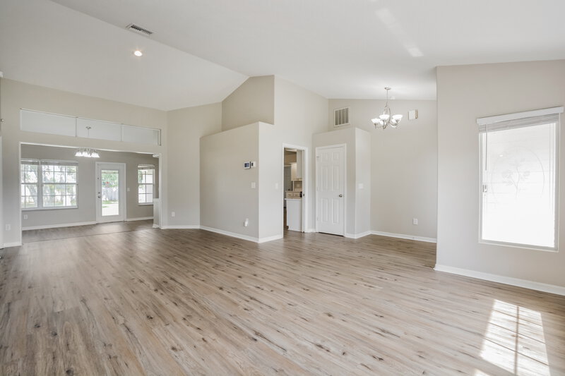 2,680/Mo, 6231 Courtney Cv Forest City, FL 32703 Living Room View 2