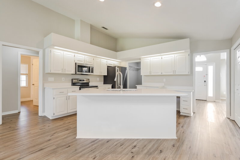 2,680/Mo, 6231 Courtney Cv Forest City, FL 32703 Kitchen View