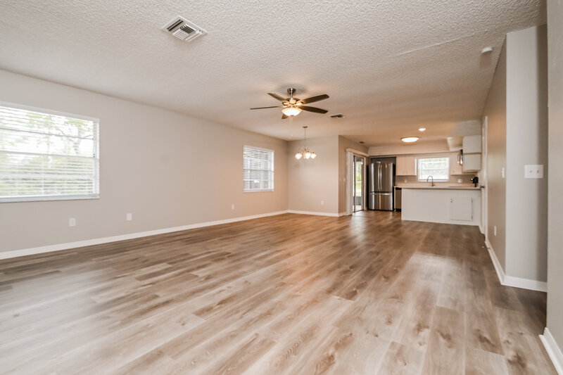 2,200/Mo, 151 Rainbow Blvd Babson Park, FL 33827 Living Room View 2