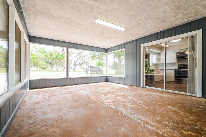 2,200/Mo, 151 Rainbow Blvd Babson Park, FL 33827 Sun Room View 2