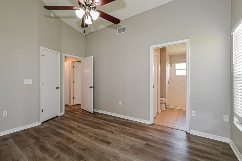 1,650/Mo, 3740 Imperial Dr Winter Haven, FL 33880 Main Bedroom View 2
