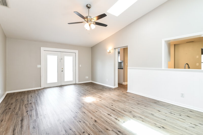 2,240/Mo, 515 S Nekoma Ave Lake Alfred, FL 33850 Family Room View 2