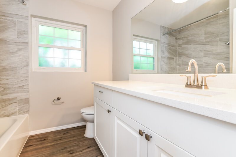 2,240/Mo, 515 S Nekoma Ave Lake Alfred, FL 33850 Bathroom View