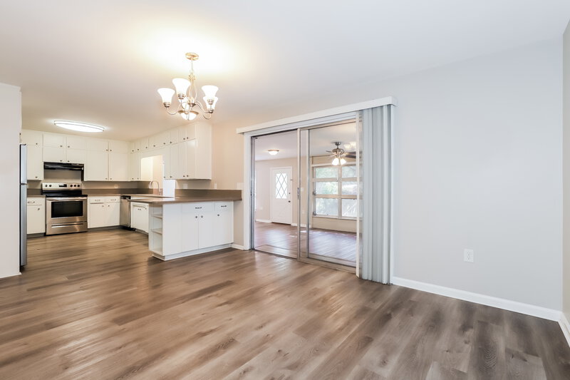 1,870/Mo, 144 Shelley Dr Winter Haven, FL 33884 Dining Room View