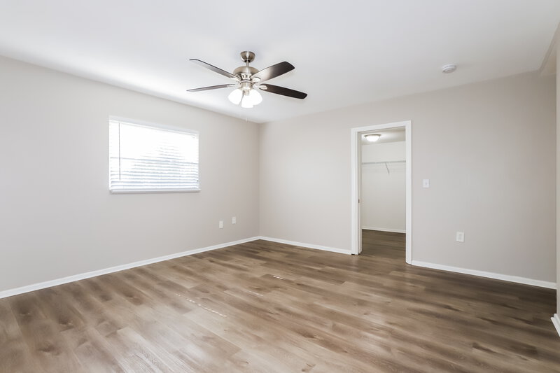 1,870/Mo, 144 Shelley Dr Winter Haven, FL 33884 Main Bedroom View