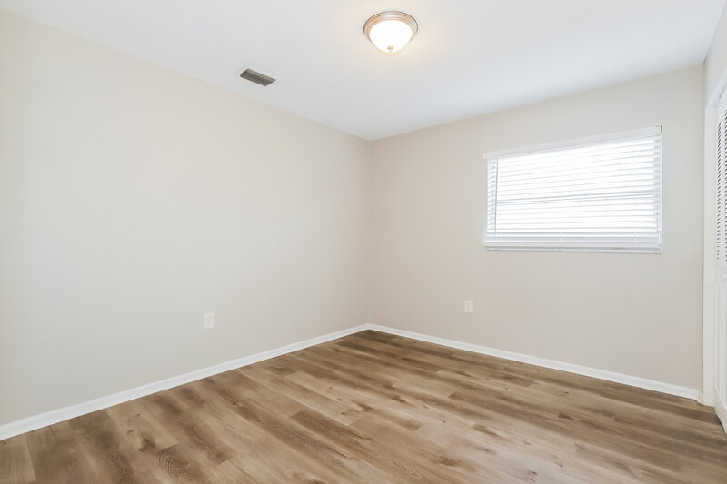 1,870/Mo, 144 Shelley Dr Winter Haven, FL 33884 Bedroom View