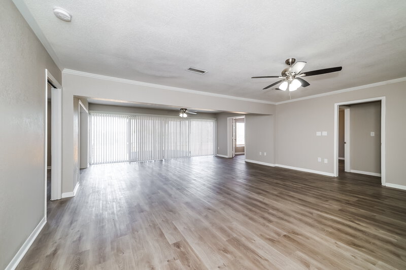 2,225/Mo, 1033 Campbell Ave Lake Wales, FL 33853 Living Room View 3