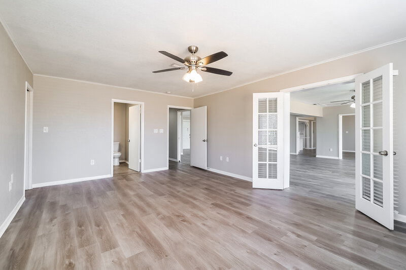 2,225/Mo, 1033 Campbell Ave Lake Wales, FL 33853 Main Bedroom View