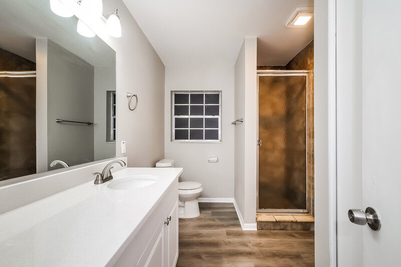 2,225/Mo, 1033 Campbell Ave Lake Wales, FL 33853 Bathroom View