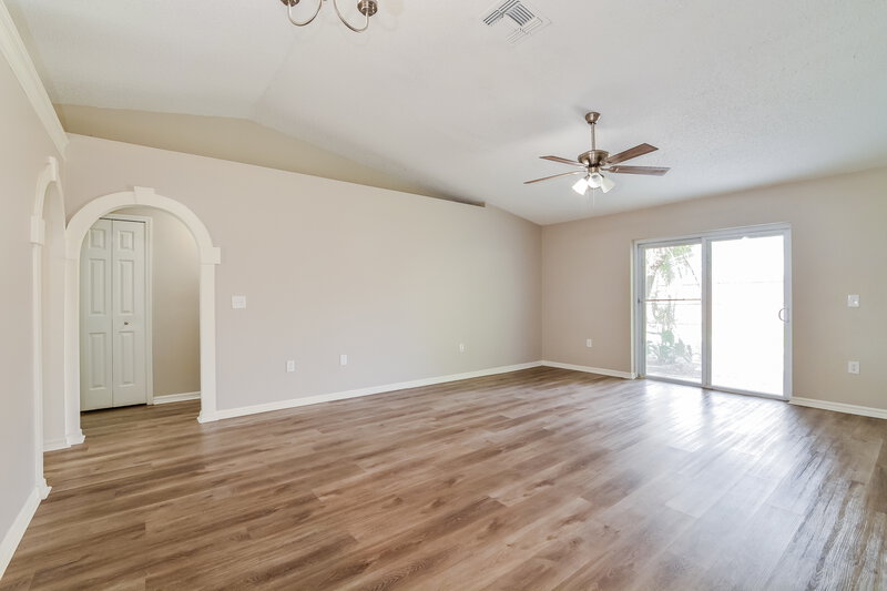 2,075/Mo, 4351 Pembridge Ave Orlando, FL 32826 Living Room View
