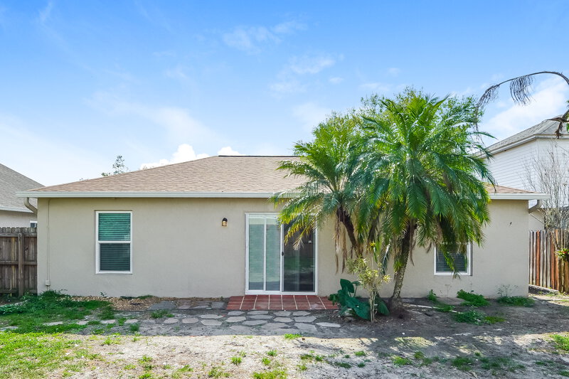 2,075/Mo, 4351 Pembridge Ave Orlando, FL 32826 Rear View