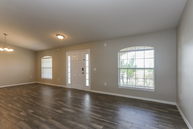 2,240/Mo, 15 Lake McLeod Dr Eagle Lake, FL 33839 Misc View