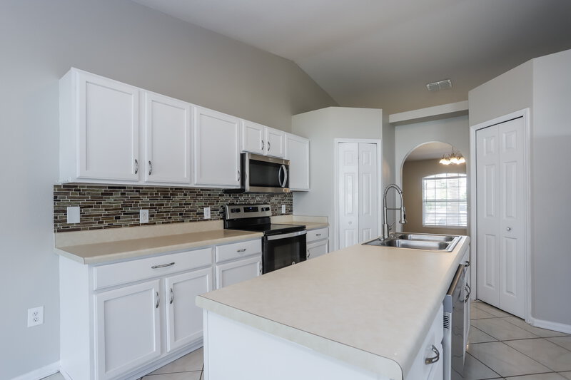 2,240/Mo, 15 Lake McLeod Dr Eagle Lake, FL 33839 Misc View 3