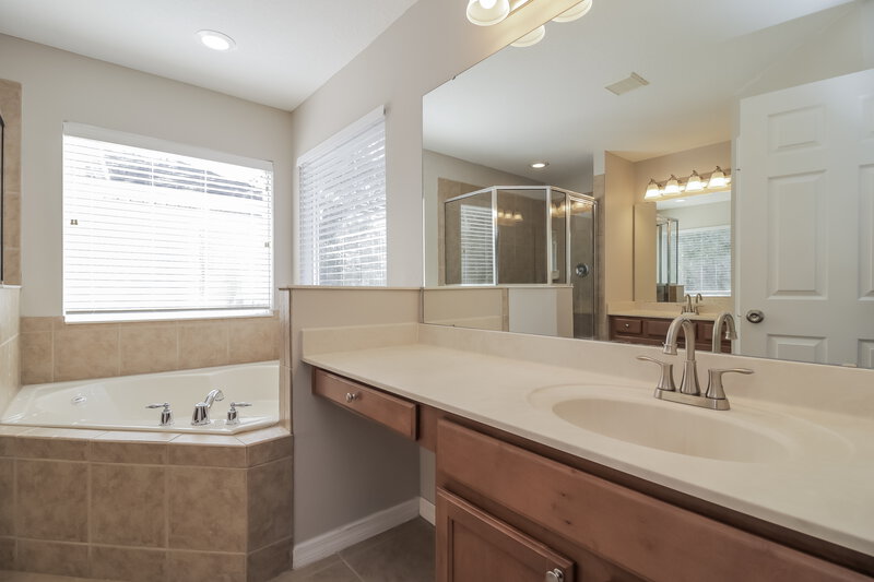 3,725/Mo, 9540 Piccadilly Sky Way Orlando, FL 32827 Main Bathroom View