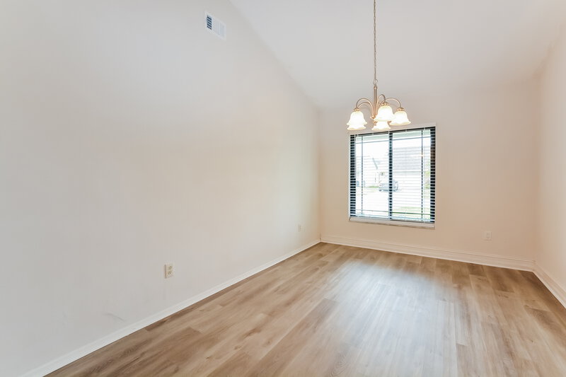 0/Mo, 748 Tomlinson Ter Lake Mary, FL 32746 Dining Room View