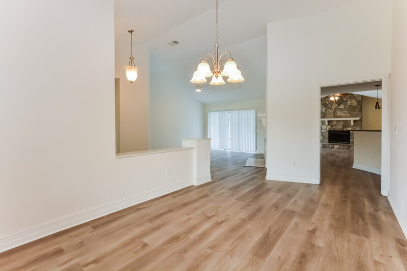 0/Mo, 748 Tomlinson Ter Lake Mary, FL 32746 Dining Room View 2