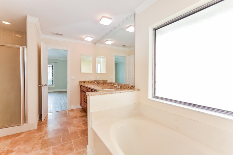 0/Mo, 748 Tomlinson Ter Lake Mary, FL 32746 Main Bathroom View 2