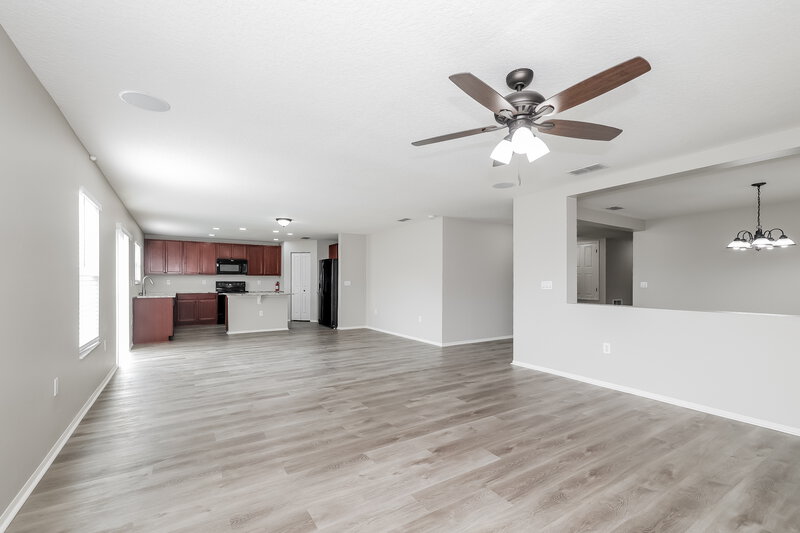 2,500/Mo, 1438 Sawgrass Pointe Dr Orlando, FL 32824 Living Room View 2