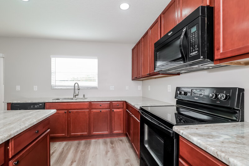 2,500/Mo, 1438 Sawgrass Pointe Dr Orlando, FL 32824 Kitchen View 3