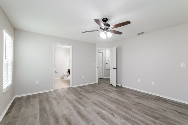 2,500/Mo, 1438 Sawgrass Pointe Dr Orlando, FL 32824 Main Bedroom View 2