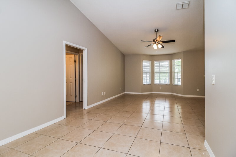2,045/Mo, 301 Morningview Dr Eustis, FL 32726 Living Room View 3