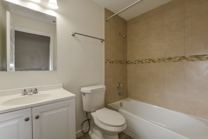 2,520/Mo, 817 Avon Ct Lake Mary, FL 32746 Bathroom View 2