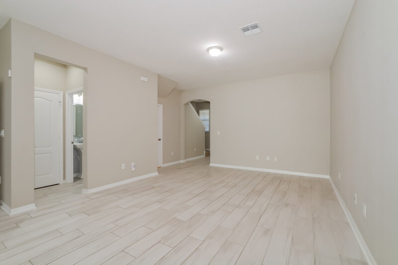 2,410/Mo, 2539 Econ Landing Blvd Orlando, FL 32825 Living Room View 2