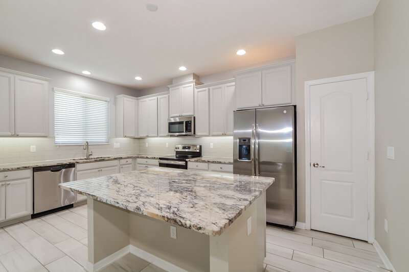 2,410/Mo, 2539 Econ Landing Blvd Orlando, FL 32825 Kitchen View