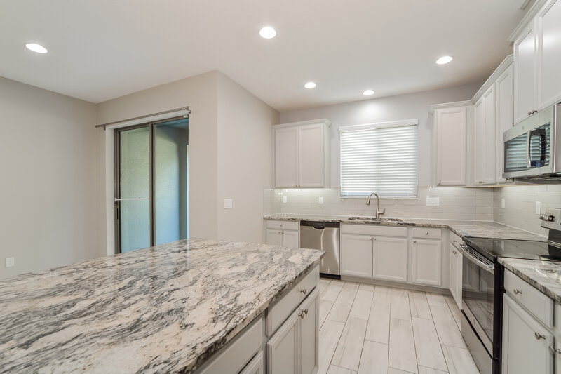 2,410/Mo, 2539 Econ Landing Blvd Orlando, FL 32825 Kitchen View 2