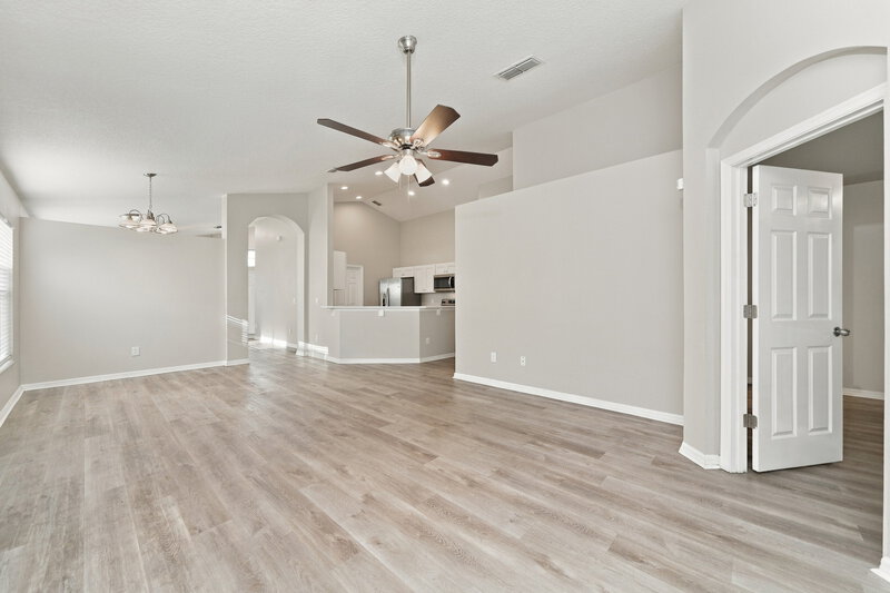 2,660/Mo, 813 Rogers Ct Casselberry, FL 32707 Family Room View 2