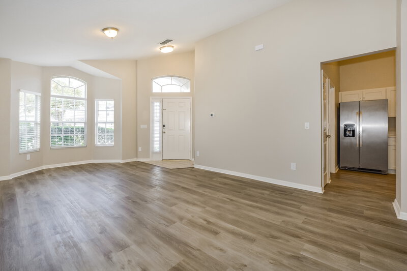 2,660/Mo, 813 Rogers Ct Casselberry, FL 32707 Family Room View 2