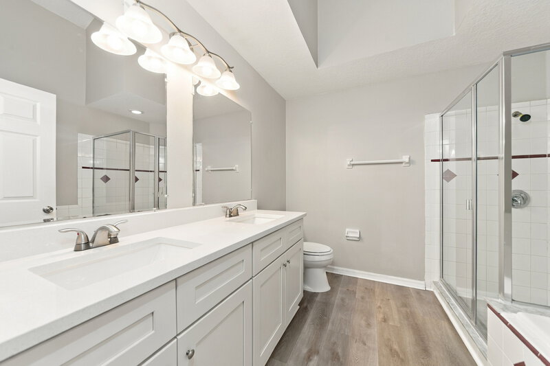 2,660/Mo, 813 Rogers Ct Casselberry, FL 32707 Primary Bathroom View