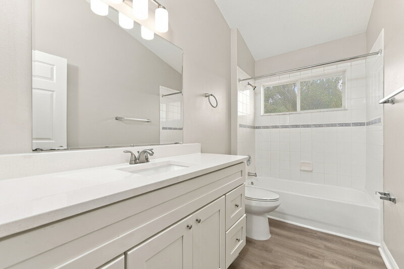 2,660/Mo, 813 Rogers Ct Casselberry, FL 32707 Bathroom View