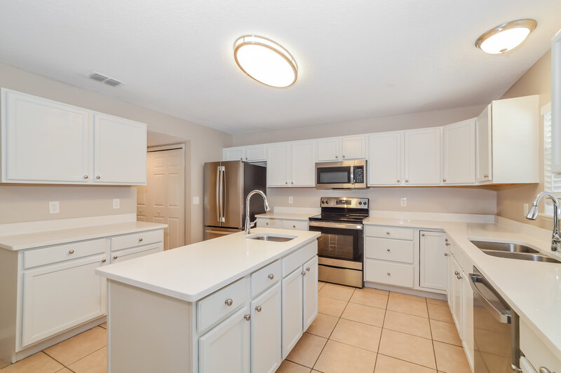 2,475/Mo, 4630 Salamander St Saint Cloud, FL 34772 Kitchen View 2
