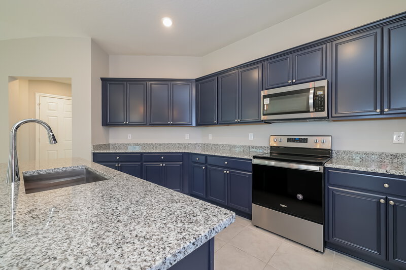 2,390/Mo, 5016 Golden River Ln Saint Cloud, FL 34771 Kitchen View 4