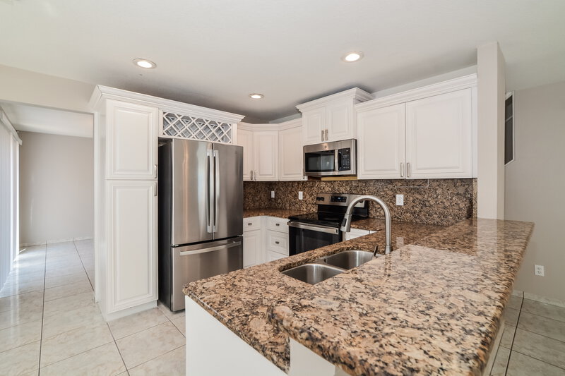2,620/Mo, 3263 Fairfield Dr Kissimmee, FL 34743 Kitchen View